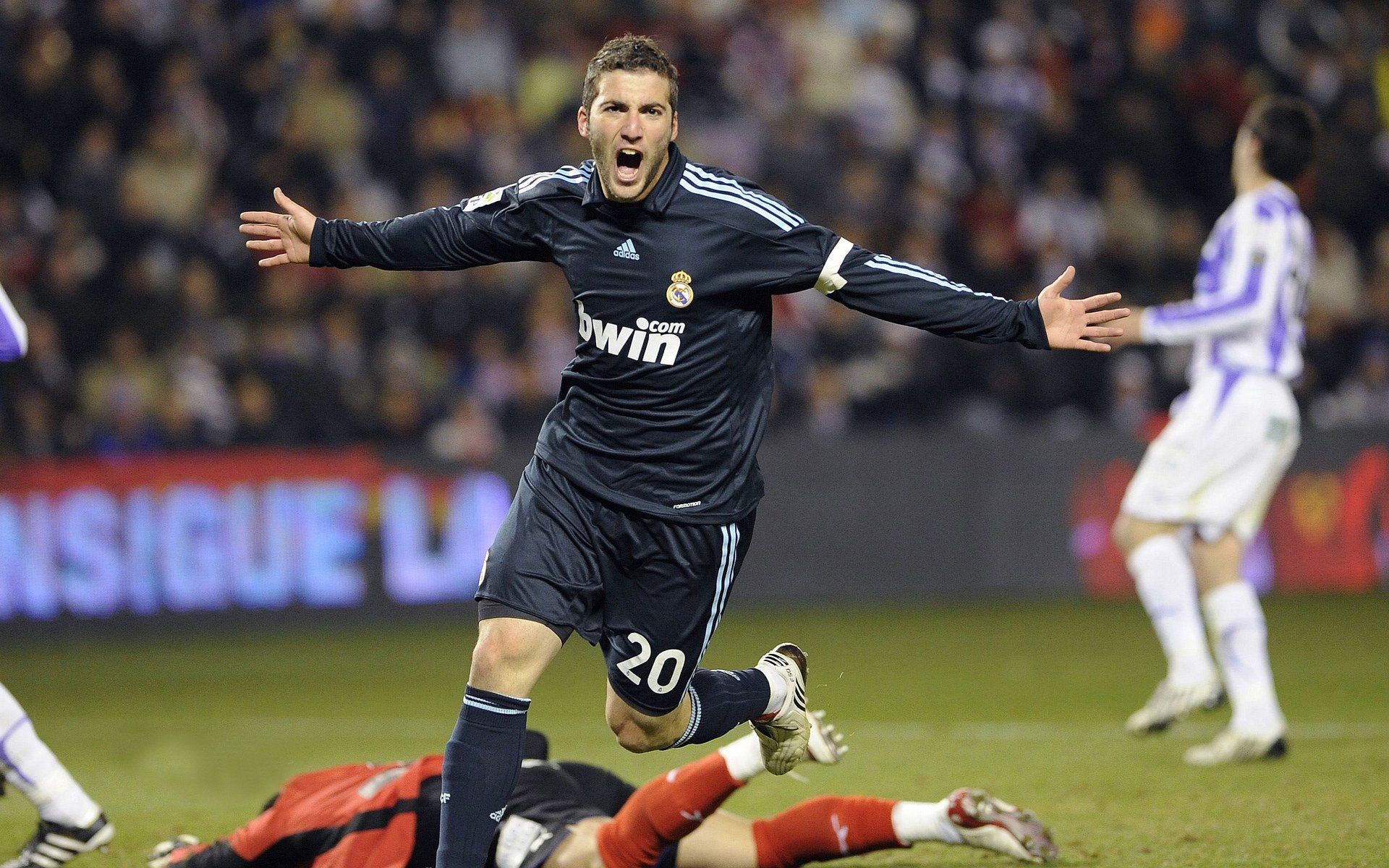 九游-高校校园足球联赛成为输送人才重要渠道，2021高校足球联赛